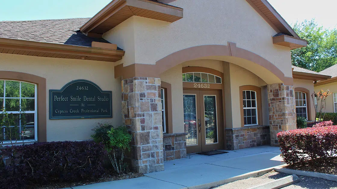 Perfect Smile Dental Studio | Veneers, Preventative Program and K  R Whitening